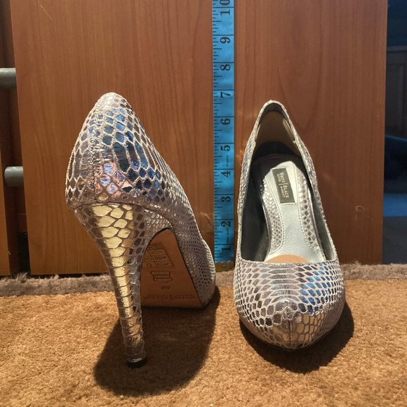 WHBM Size 6 Silver platform - Picture 3 of 3